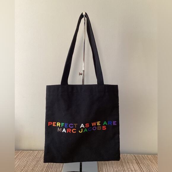 MARC JACOBS TOTE PERFECT AS WE ARE Black Small Designer Tote Bag EUC - Picture 2 of 3